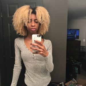 Meet your Posher, Alexis